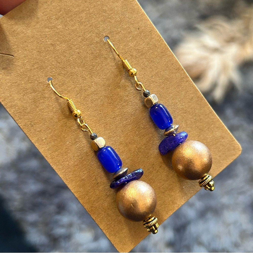 Handcrafted elegant matte vintage bead blue cat eye faceted hematite earrings